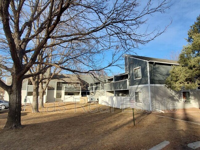 Building Photo - 1300 12th St