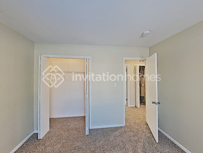 Building Photo - 605 Lindale St