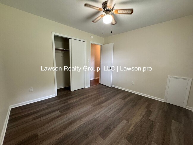 Building Photo - Three Bedroom Brick Ranch with Full Basement and Yard