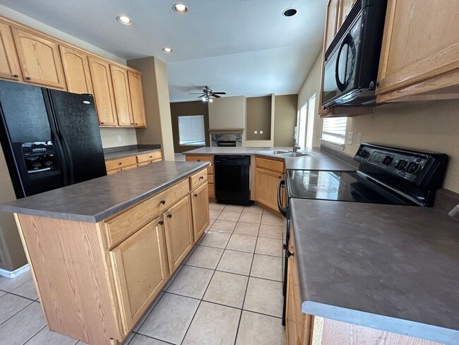 Building Photo - A Gem in Highlands Ranch
