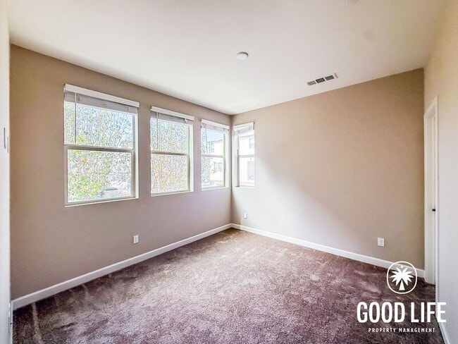 Building Photo - 16755 Coyote Bush Dr