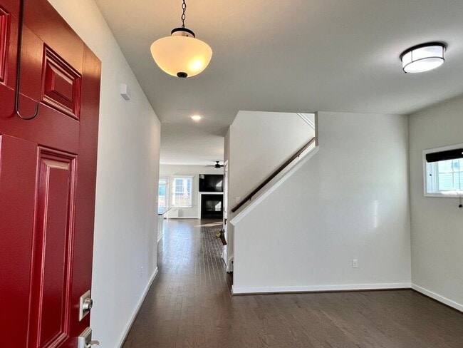 Building Photo - 8180 Lyman Ct