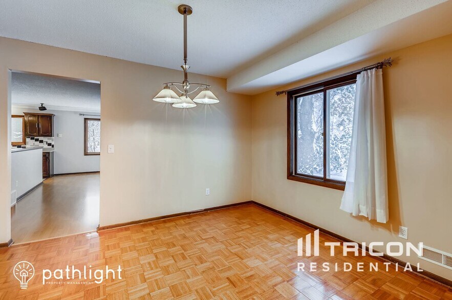 Building Photo - 8675 Westwind Cir