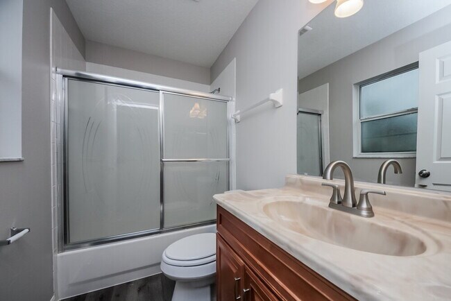 Building Photo - 35123 Queens Way