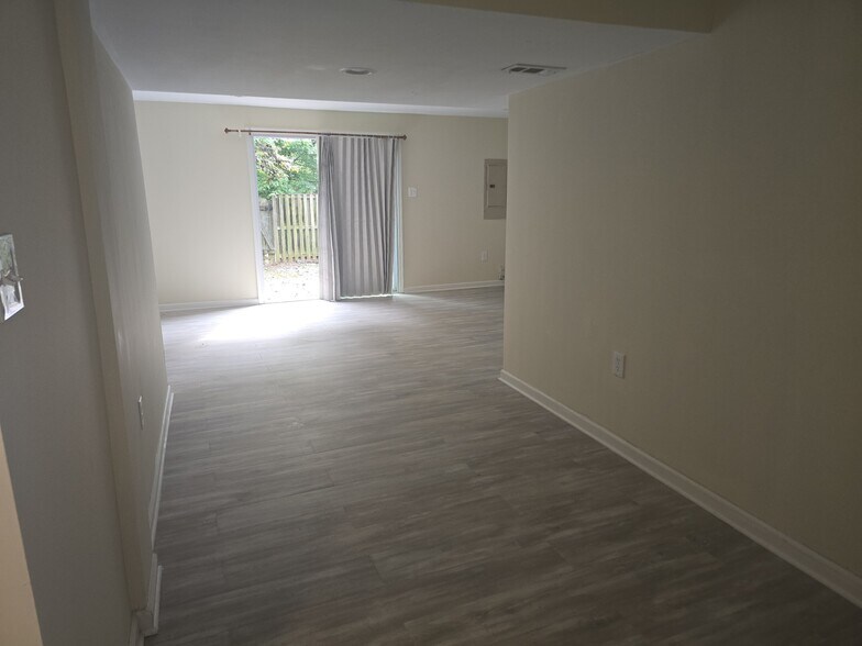Building Photo - 6803 Ammendale Way