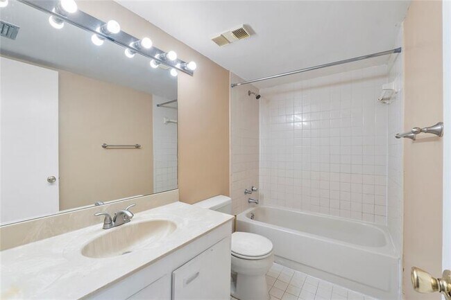 Building Photo - 2157 NW 37th Ave
