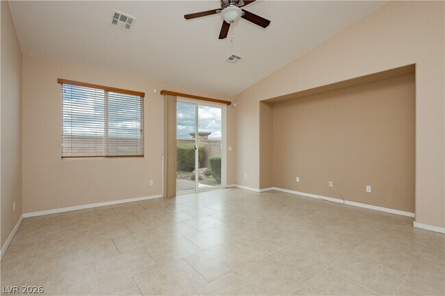 Building Photo - 11220 Robin Park Ave