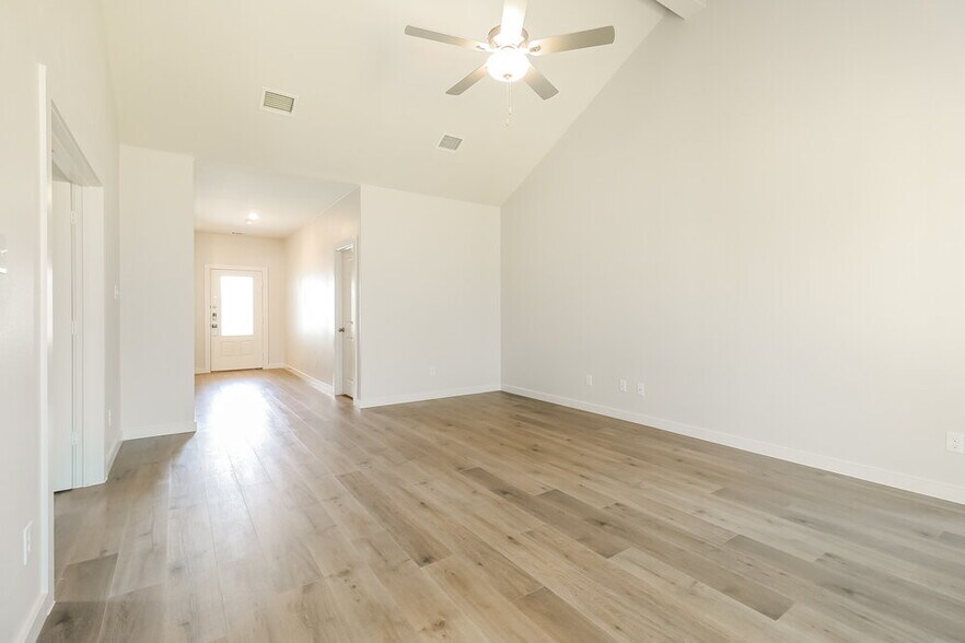 Building Photo - 1500 Harvester Dr