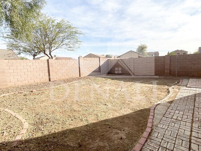 Building Photo - 8930 W Catalina Dr