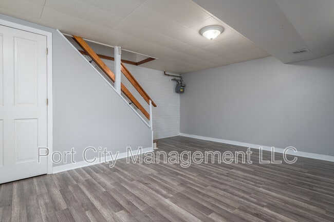 Building Photo - 1237 Delbert Ave