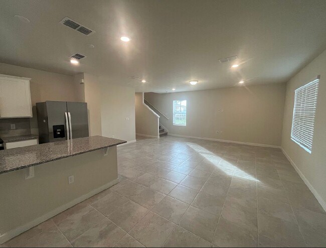 Building Photo - 3074 Green Park Dr