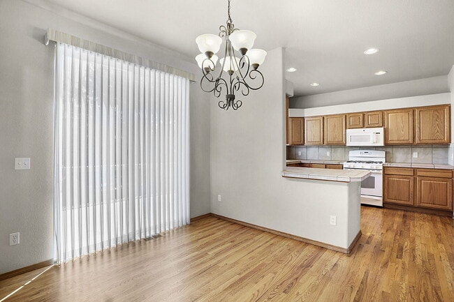 Building Photo - Move-In Ready 3-Bedroom Two-Story in Power...