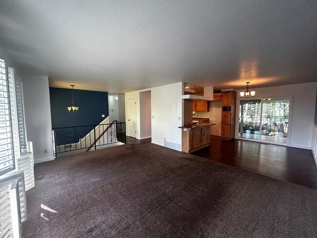 Building Photo - Price Reduced! Beautiful Home With Great S...