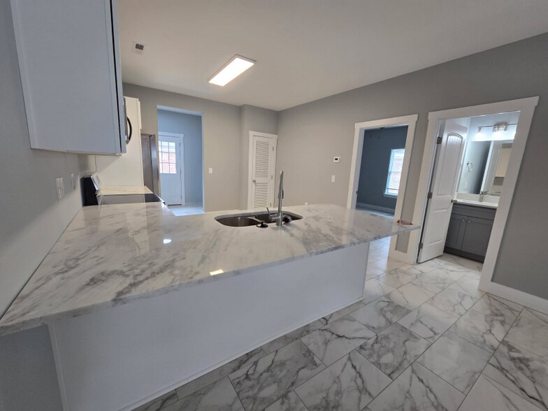 Primary Photo - 603 Ga Ln