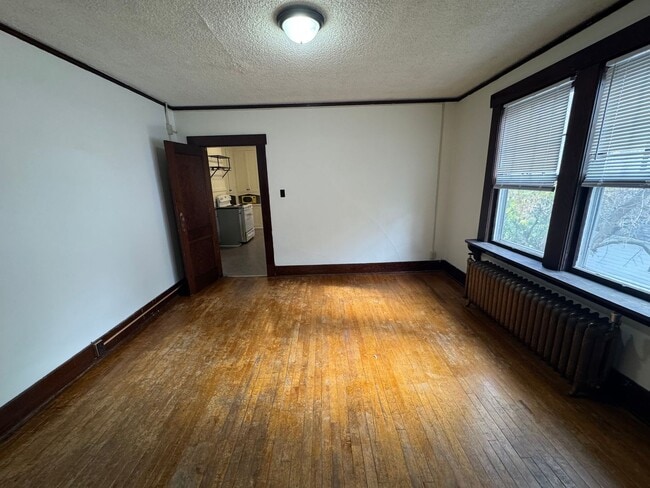 Building Photo - 616 S Grand Ave