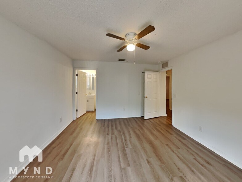 Building Photo - 2904 N Massachusetts Ave