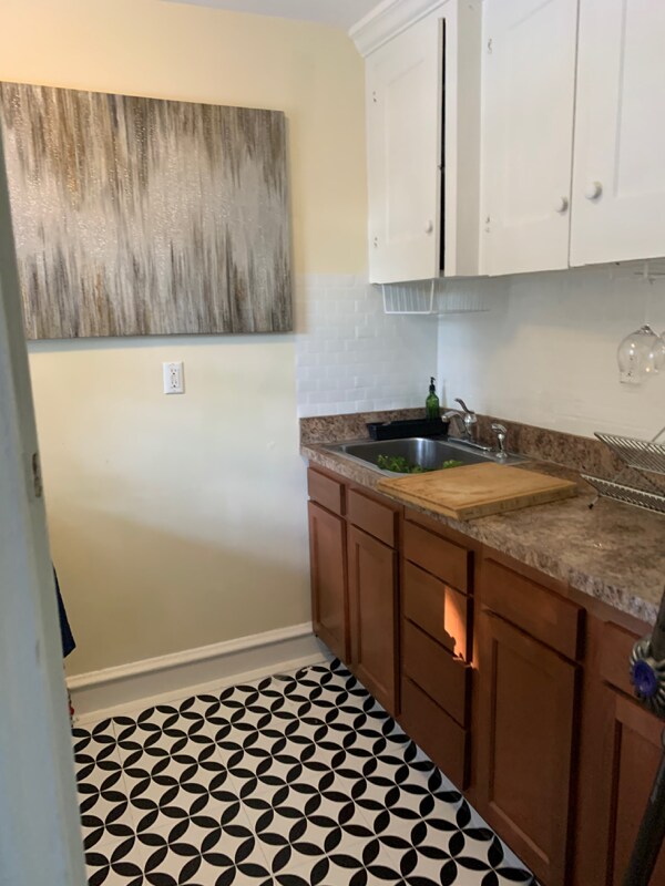 Building Photo - 00 W 21st St