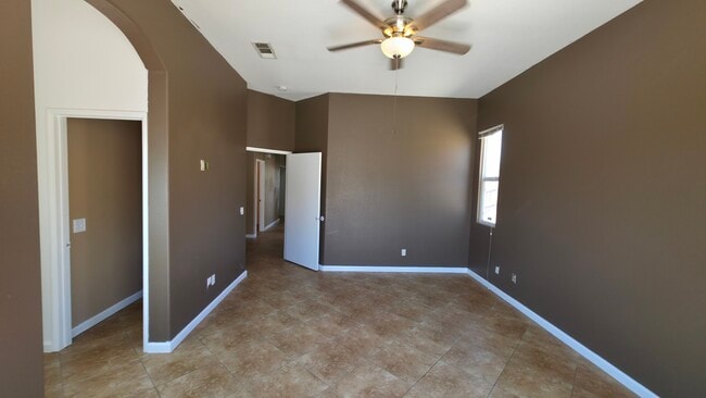 Building Photo - 13798 Oasis Dr