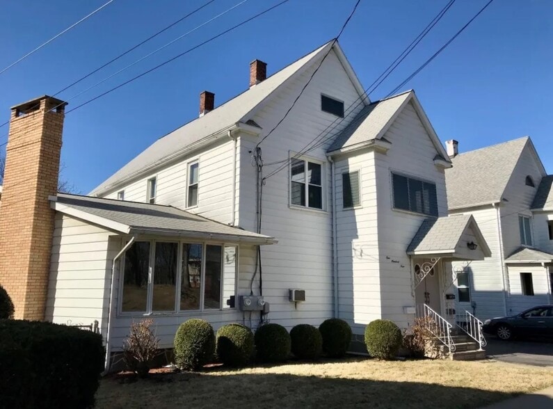 Building Photo - 109 Beethoven St