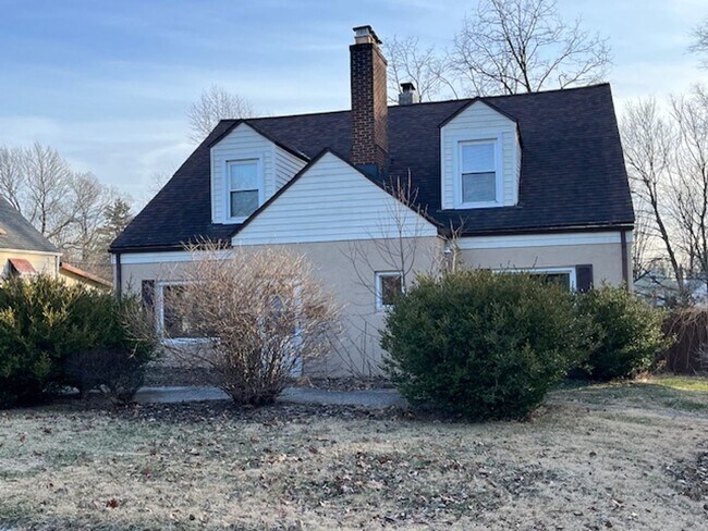 Building Photo - 125-131 Chase Rd