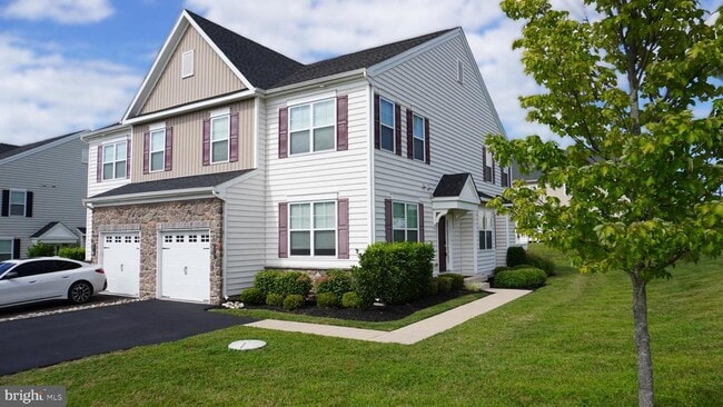 Primary Photo - 277 Hillstone Cir