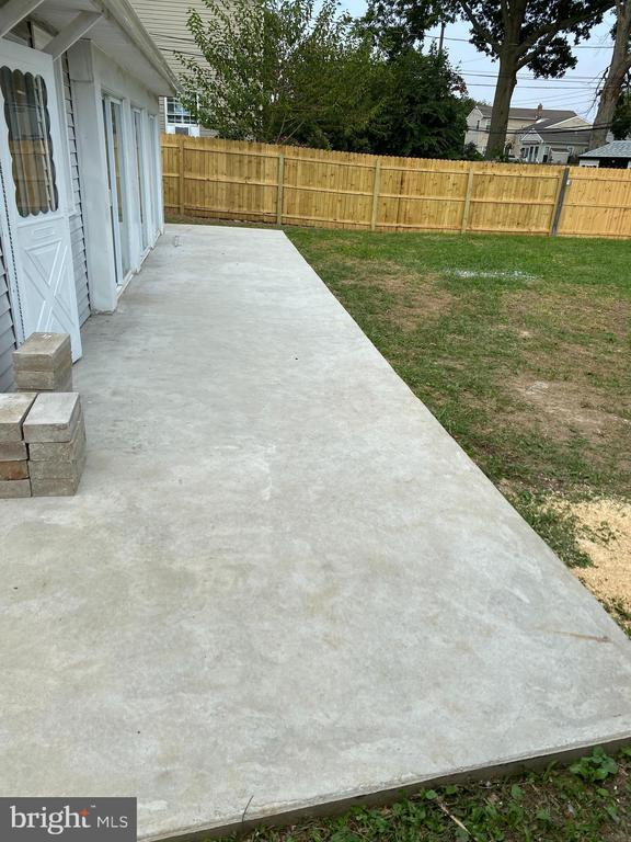 Building Photo - 404 Abbott Rd