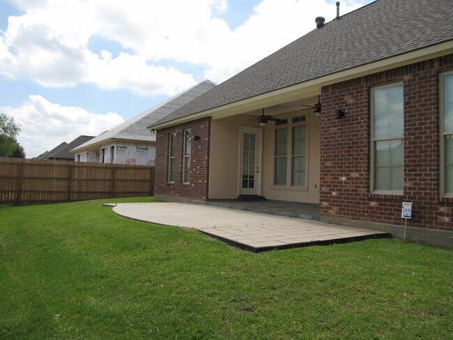 Building Photo - WOODRIDGE SUBDIVISION NEAR NEW WOMENS HOSPITAL AT PECUE LN.