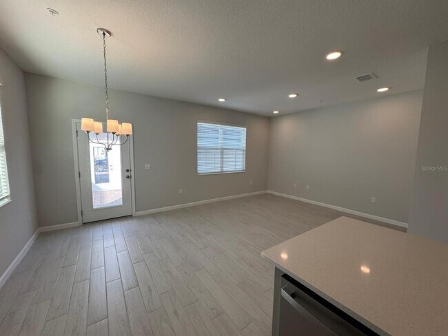 Building Photo - 342 Lady Palm St