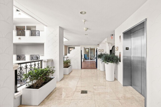 Building Photo - 5245 Fisher Island Dr