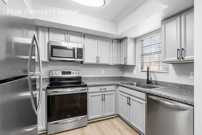 Building Photo - 182 Blakeford Dr