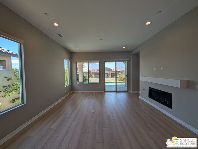 Building Photo - 20 Grenache