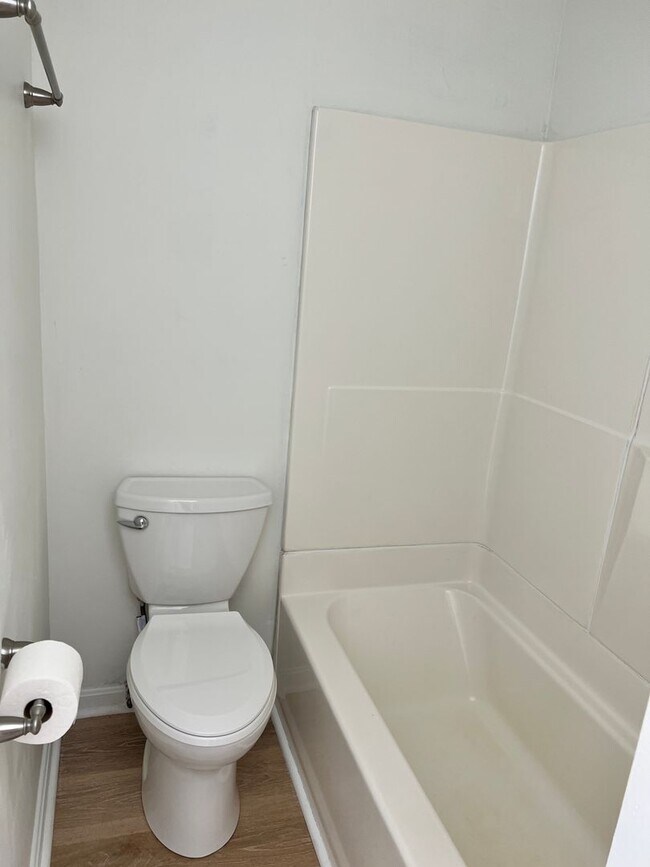 Building Photo - 17 Pheasant Dr