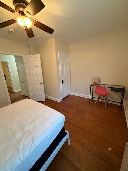 Building Photo - 507 E Cold Spring Ln