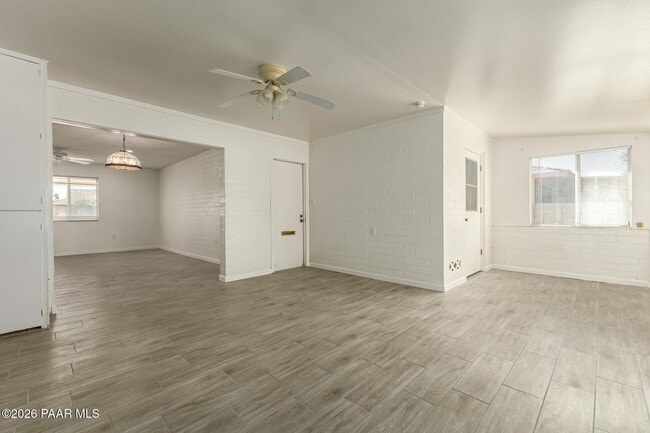 Building Photo - 11014 W Cheryl Dr