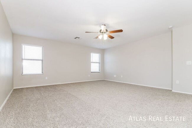 Building Photo - 2 WEEKS FREE RENT IF MOVED IN BY 11/30!  4...