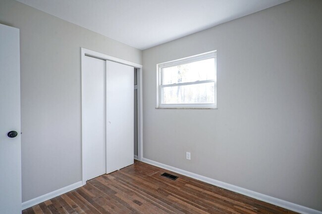 Building Photo - Recently Remodeled 4-Bedroom Home with Modern Upgrades & Spacious Yard in McCordsville