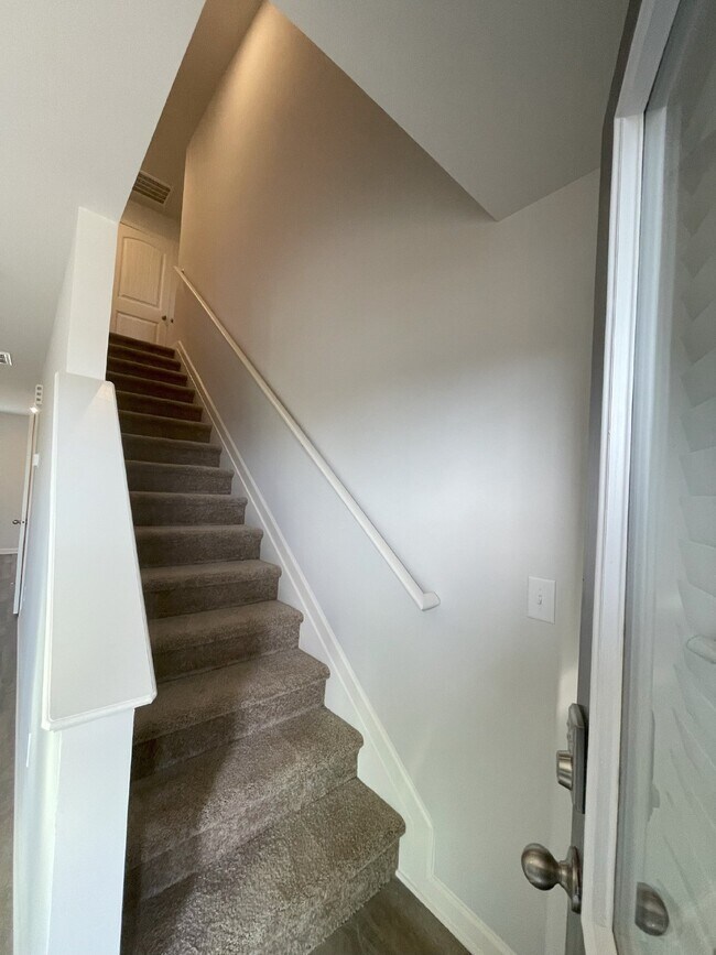 Building Photo - 192 Emory Rd