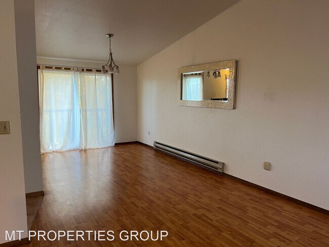 Building Photo - 2 br, 1 bath House - 2200 Garland #34