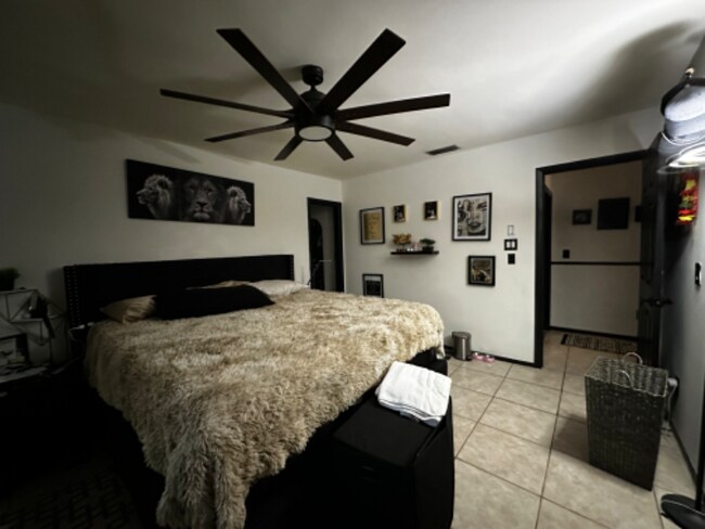 Building Photo - 1621 Sunkist Way