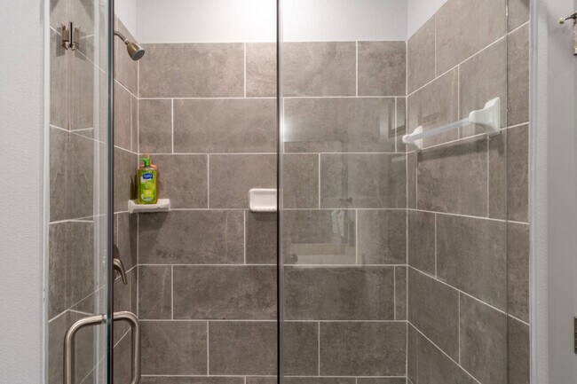 Building Photo - 3930 Westcliff Rd