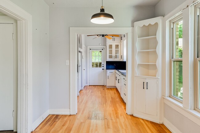 Building Photo - Cultural District Rental