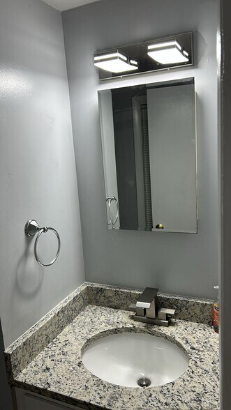 Building Photo - 478 Hevey St