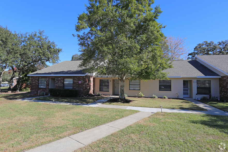 Building Photo - Forest Oaks Villas 55+