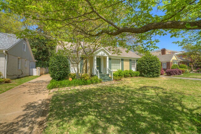 Building Photo - Beautiful 3 bed/3 full baths PLUS flex spa...