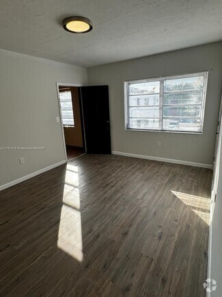 Building Photo - 531 SW 7th St