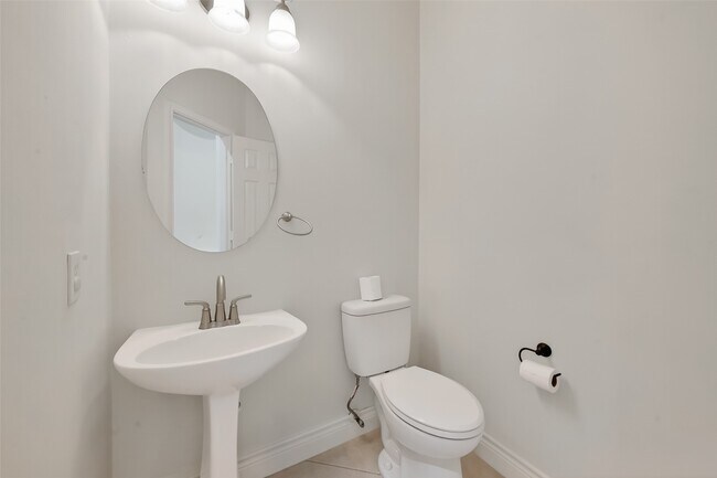 Building Photo - 19715 Azalea Brook Way