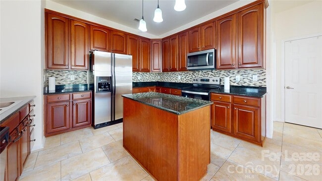 Building Photo - 2102 Big Pine Dr