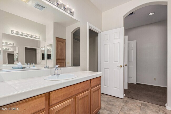 Building Photo - 24008 S Starcrest Dr