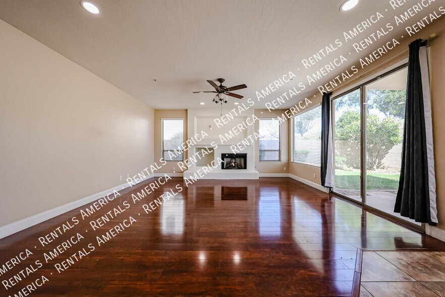 Building Photo - 14759 N 98th St