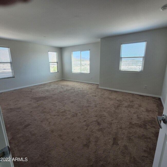 Building Photo - 10872 S 175th Dr